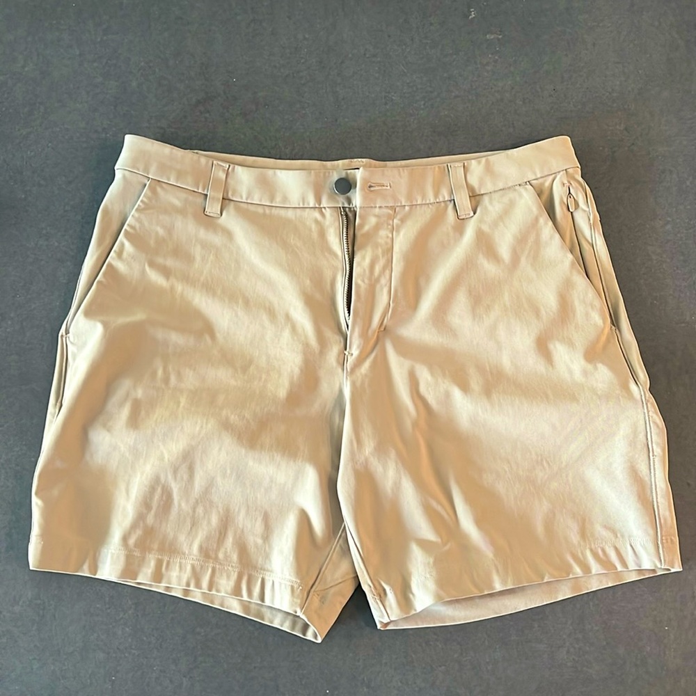 Lululemon Commission Shorts (Sz 33 & 7” Inseam)